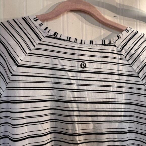 Lululemon Striped Long Sleeve Top Sz 4 - Picture 5 of 6